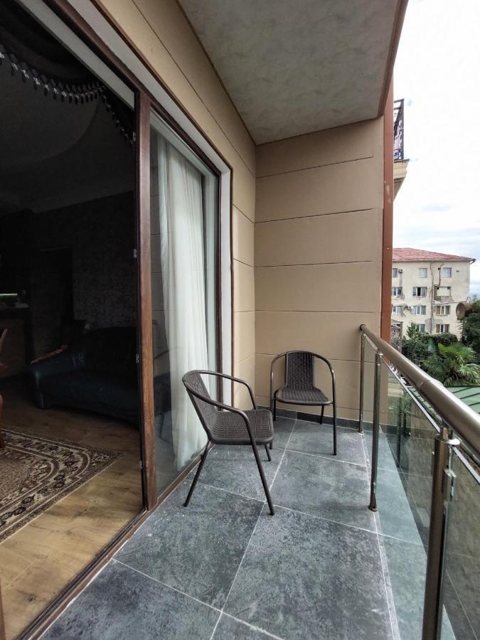 Avto'S Apartment In The Centre Of Kutaisi Exterior photo