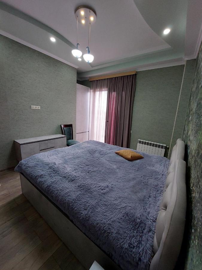 Avto'S Apartment In The Centre Of Kutaisi Exterior photo