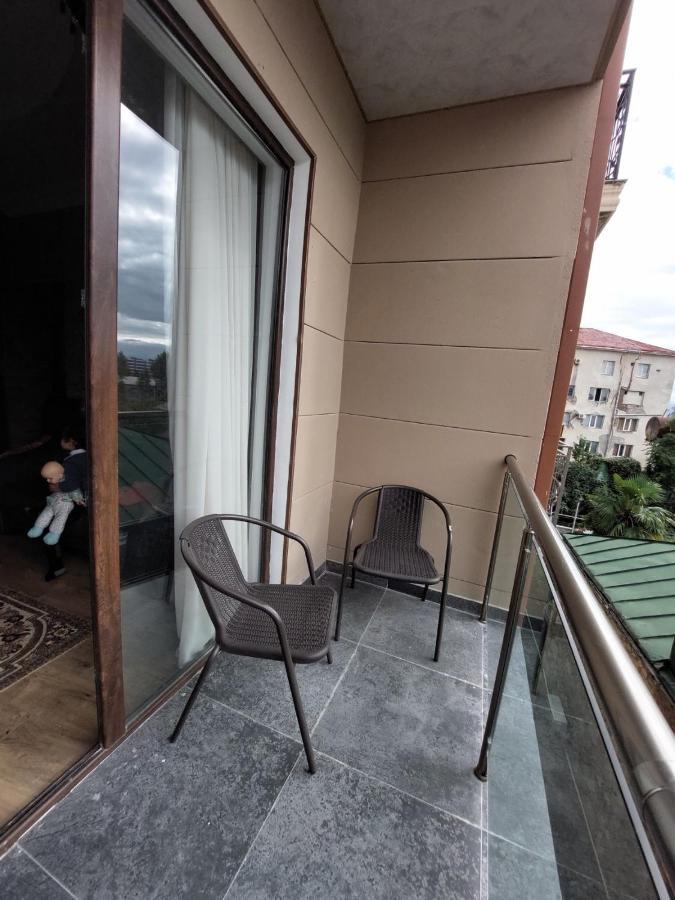 Avto'S Apartment In The Centre Of Kutaisi Exterior photo